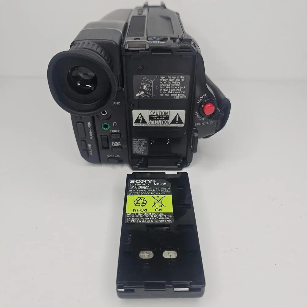 SONY Handycam CCD-TRV52 Vision Steady Shot 8 Camcorder 30x Digital Zoom Untested